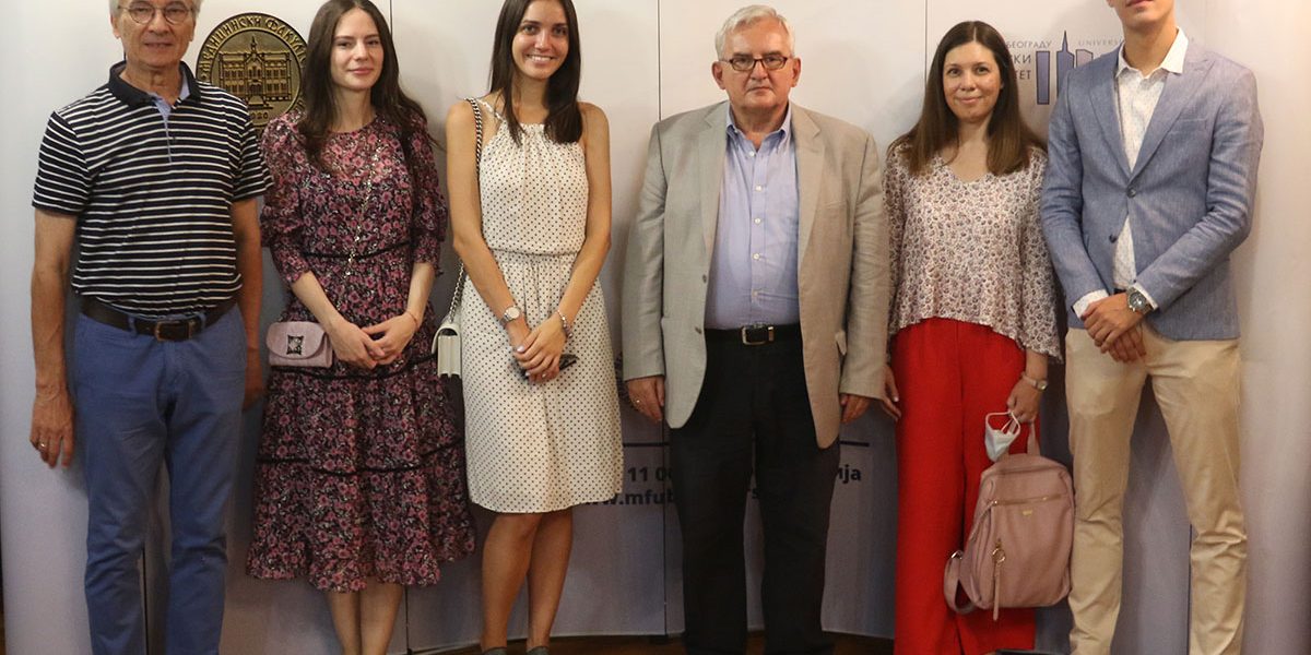 dekanat-medicinskog-fakulteta-(11) Na slici s leva u desno: osnivač Krosa RTS-a Stevan Kovačević, dr Hana Nurković, dr Nevena Lazović, akademik prof. dr Nebojša lalić, dr Ana Filipović i dr Luka Nikolić.