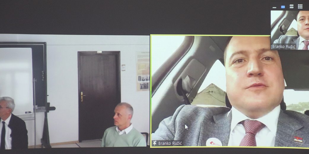 Slika-1,-s-desna-u-levo-ministar-Branko-Ruzic,-Zoran-Ognjanovic-i-Stevan-Kovacevic Slika 1, s desna u levo - ministar Branko Ružić, Zoran Ognjanović i Stevan Kovačević