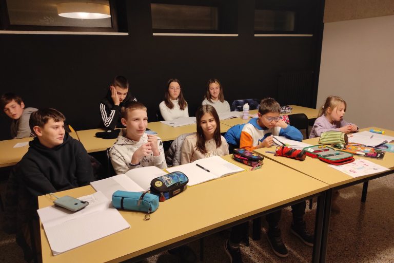 IMG-b04f01a5606dbb8f192cb6410aeffd51-V