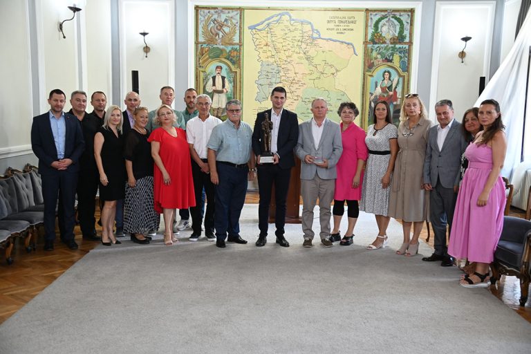 pozarevac-Slika-1,-Celnici-grada-Pozarevca-sa-gostima-i-direktorima-skola Čelnici grada Požarevca sa gostima i direktorima škola